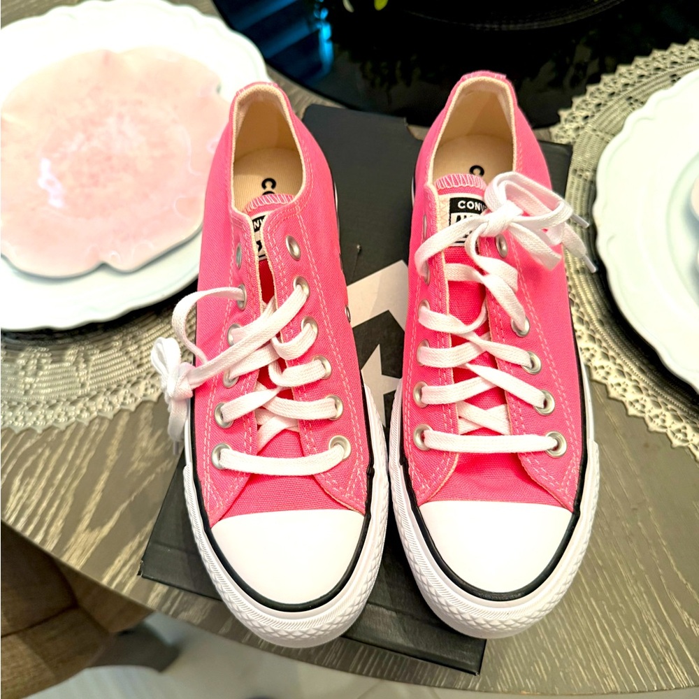 Converse Pink Canvas Sneakers Low-Top Casual